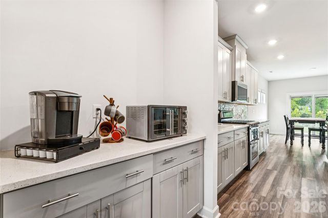 1071 Amberley Crossing Drive, Belmont, NC 28012