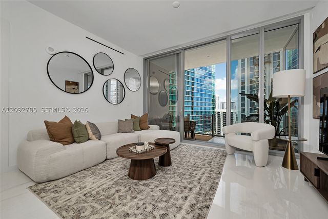 300 Biscayne Blvd Way 2809, Miami, FL 33131