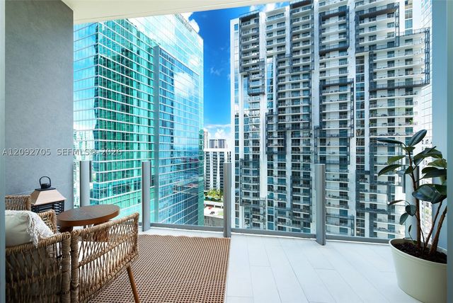 300 Biscayne Blvd Way 2809, Miami, FL 33131