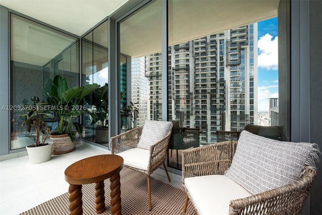 300 Biscayne Blvd Way 2809, Miami, FL 33131