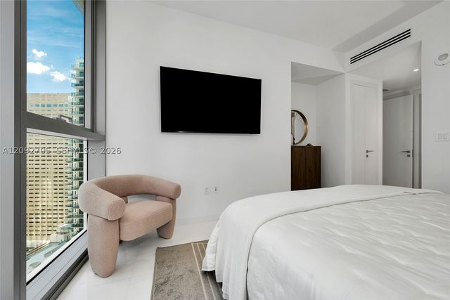 300 Biscayne Blvd Way 2809, Miami, FL 33131