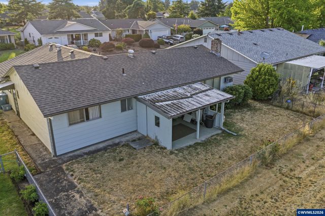 334 S Cascade Dr, Woodburn, OR 97071