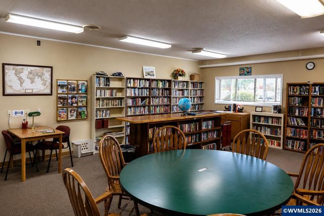 334 S Cascade Dr, Woodburn, OR 97071