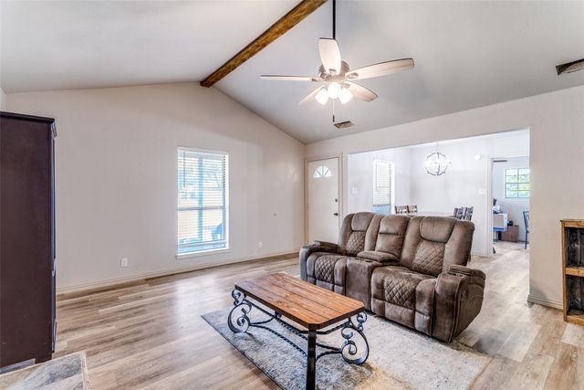 825 Poe Street, Azle, TX 76020
