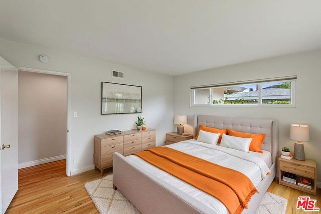 17537 Margate Street, Encino, CA 91316