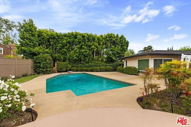 17537 Margate Street, Encino, CA 91316