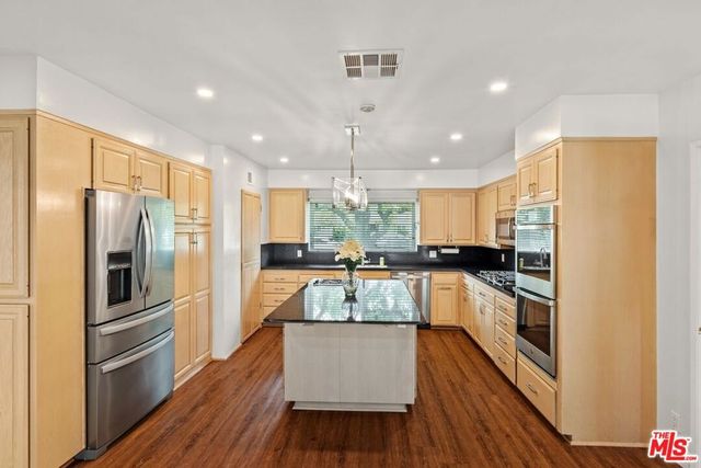 17537 Margate Street, Encino, CA 91316