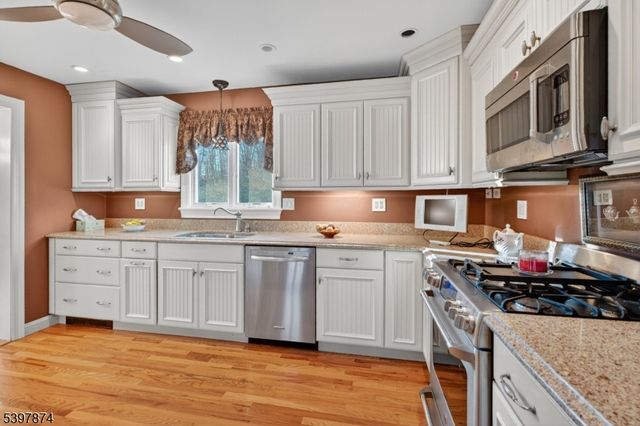 28 Deerfield Drive, Hardyston Twp., NJ 07416