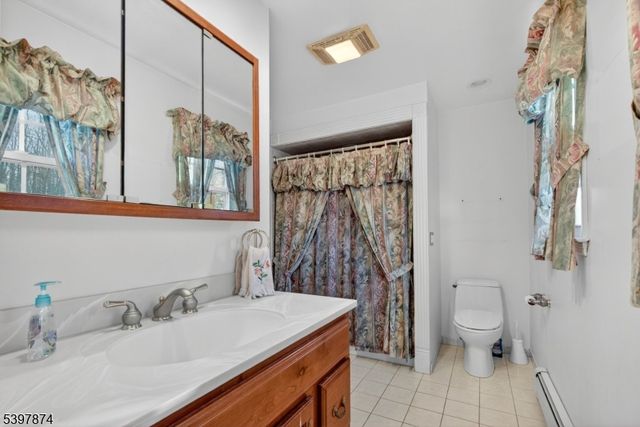 28 Deerfield Drive, Hardyston Twp., NJ 07416