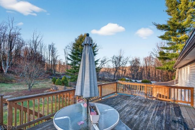 28 Deerfield Drive, Hardyston Twp., NJ 07416