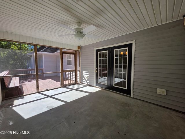 345 Farina Drive, Havelock, NC 28532