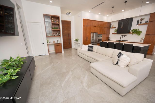 175 Calle Tiburon, Rio Rico, AZ 85648