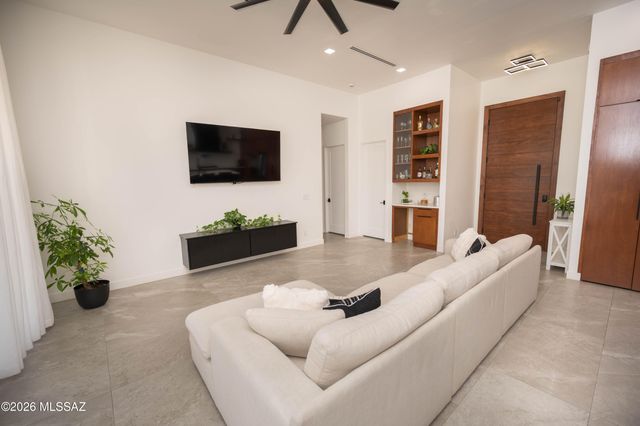 175 Calle Tiburon, Rio Rico, AZ 85648