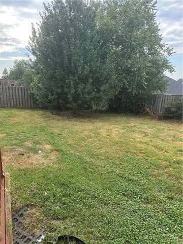 451 Coopers Farm Road, Centerton, AR 72719