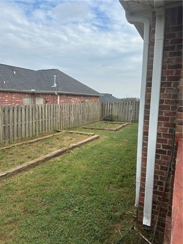 451 Coopers Farm Road, Centerton, AR 72719