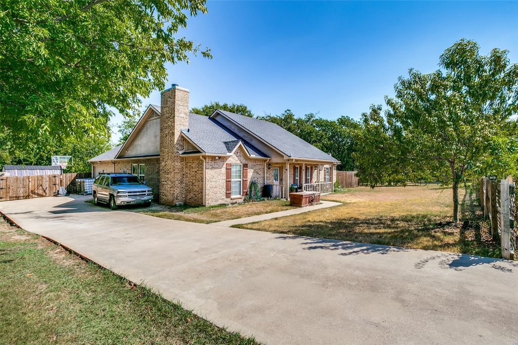 7647 Blanchard Way, Fort Worth, TX 76126 — photo 2