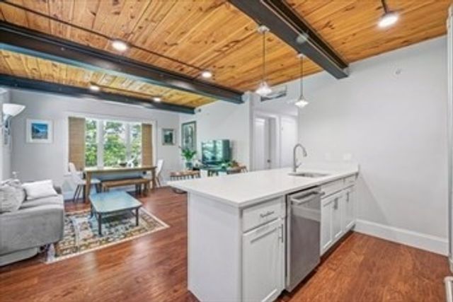 192 Raymond St 4, Cambridge, MA 02140