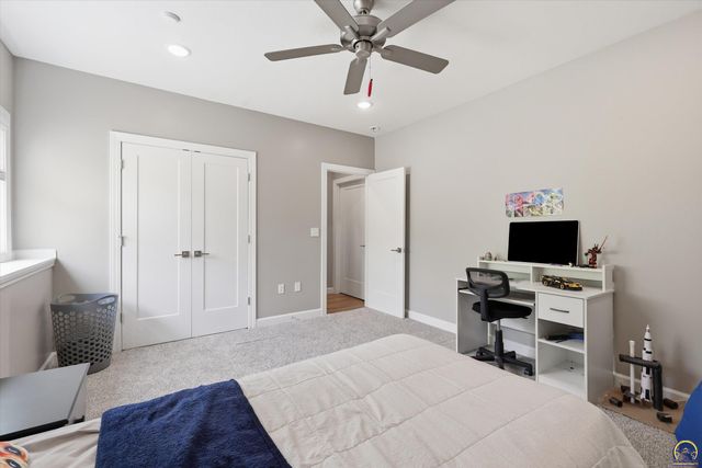 3300 SE 22nd ST, Topeka, KS 66605