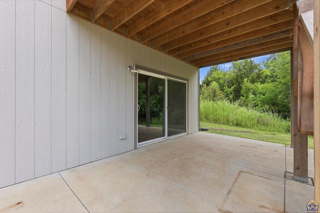 3300 SE 22nd ST, Topeka, KS 66605