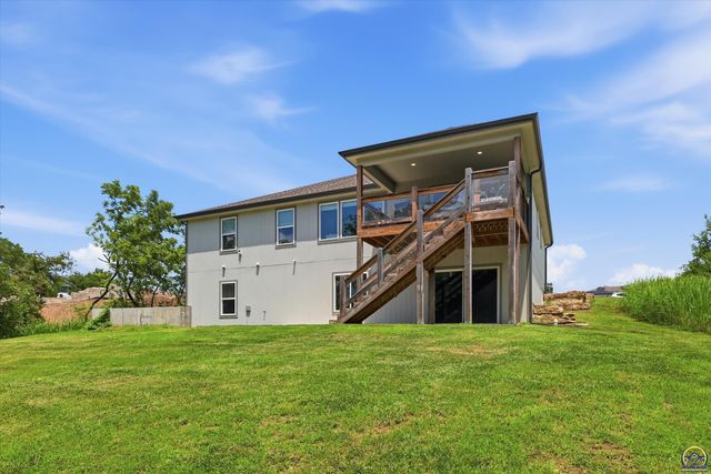 3300 SE 22nd ST, Topeka, KS 66605