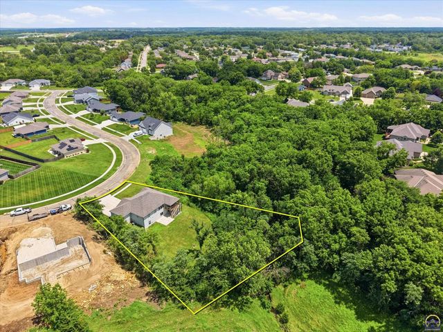 3300 SE 22nd ST, Topeka, KS 66605