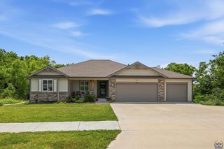3300 SE 22nd ST, Topeka, KS 66605