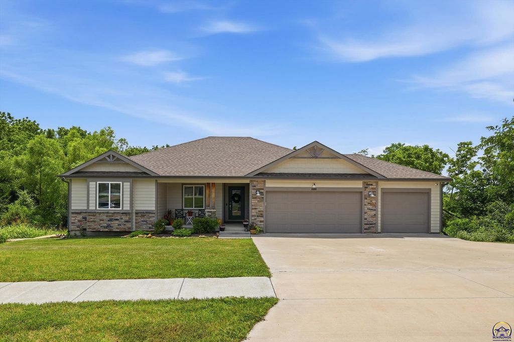 3300 SE 22nd ST, Topeka, KS 66605