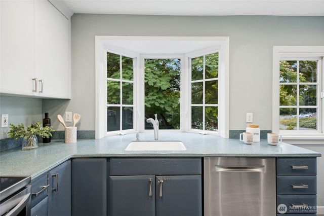 9854 Occidental Avenue S, Seattle, WA 98108