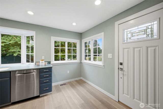 9854 Occidental Avenue S, Seattle, WA 98108