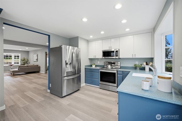 9854 Occidental Avenue S, Seattle, WA 98108