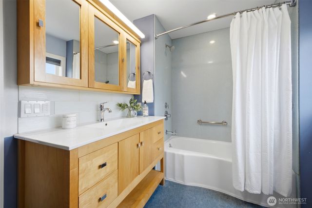 9854 Occidental Avenue S, Seattle, WA 98108