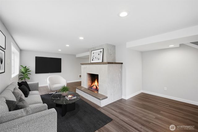 9854 Occidental Avenue S, Seattle, WA 98108
