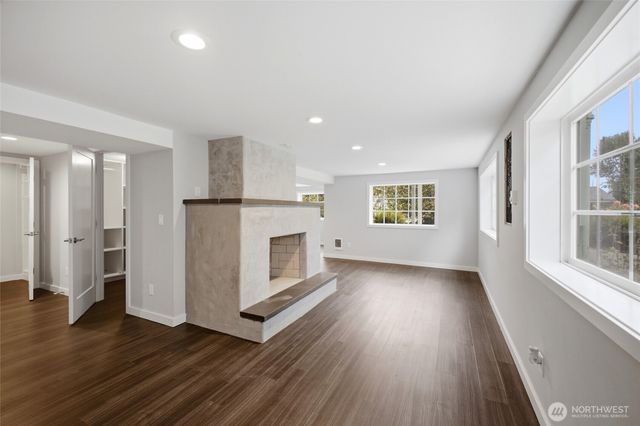 9854 Occidental Avenue S, Seattle, WA 98108