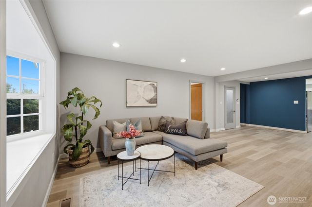 9854 Occidental Avenue S, Seattle, WA 98108