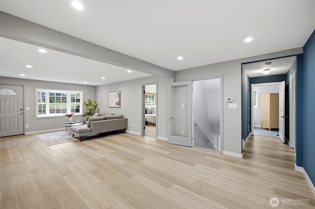 9854 Occidental Avenue S, Seattle, WA 98108