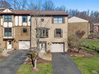 524 Thorncliffe Drive, Robinson Twp, PA 15205