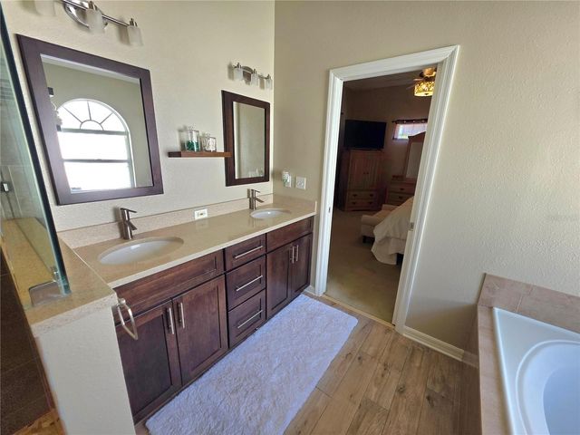 2608 VINEDALE AVENUE, Valrico, FL 33596