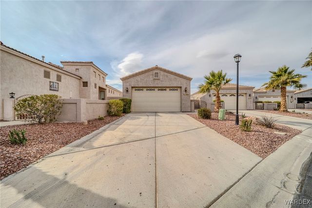 1045 Bella Luna Drive, Bullhead City, AZ 86429