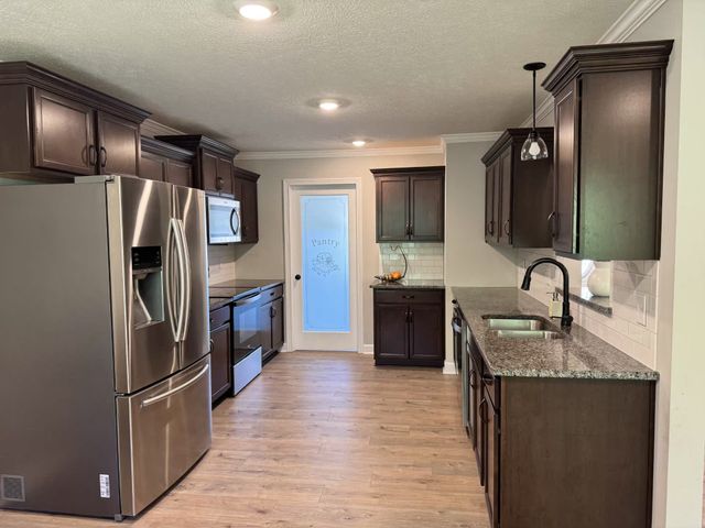 1057 Brightwood Ct, Clarksville, TN 37043