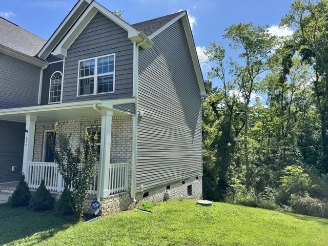 1057 Brightwood Ct, Clarksville, TN 37043