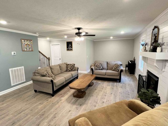 1057 Brightwood Ct, Clarksville, TN 37043