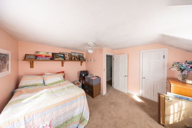 25 Westwood Pkwy, Southbridge, MA 01550