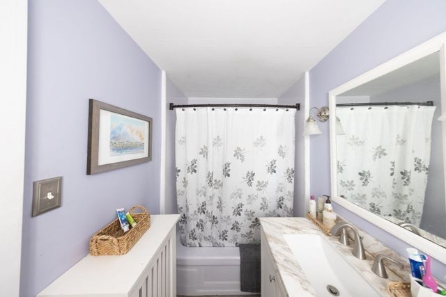 25 Westwood Pkwy, Southbridge, MA 01550
