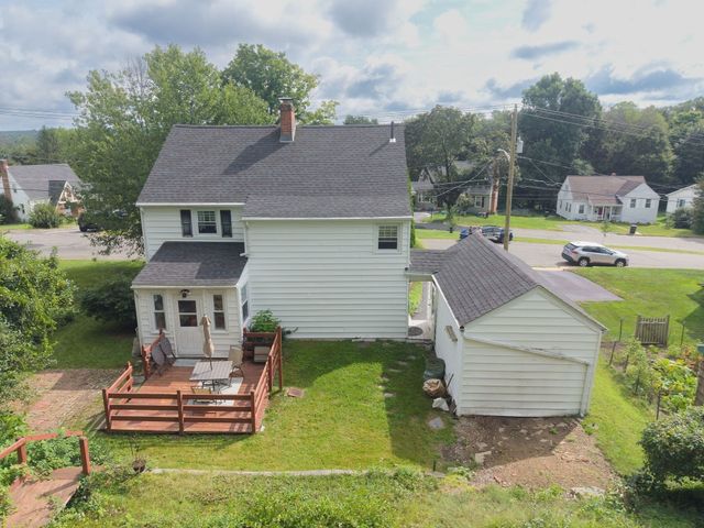 25 Westwood Pkwy, Southbridge, MA 01550