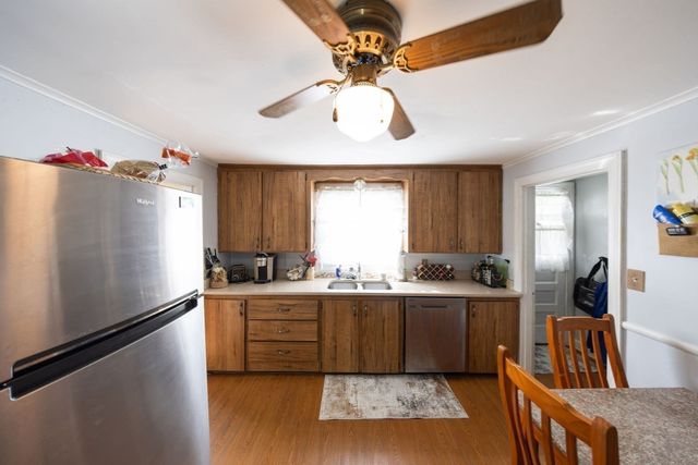 25 Westwood Pkwy, Southbridge, MA 01550