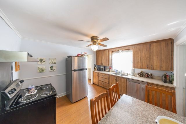 25 Westwood Pkwy, Southbridge, MA 01550