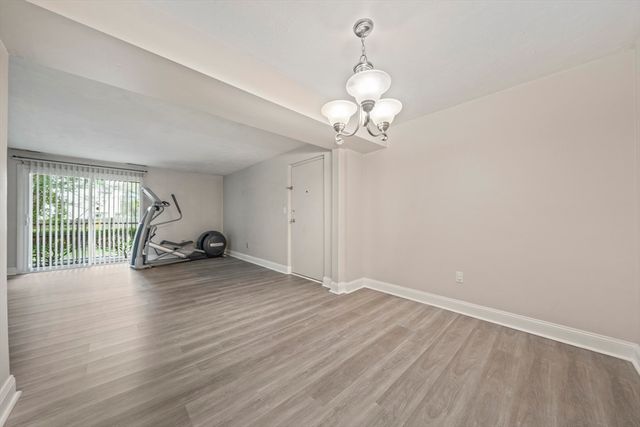 6 Kingswood Dr 11, Abington, MA 02351