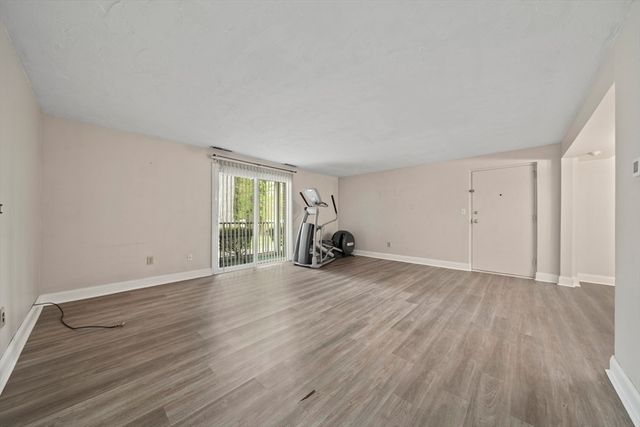 6 Kingswood Dr 11, Abington, MA 02351