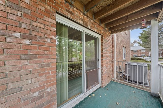 6 Kingswood Dr 11, Abington, MA 02351