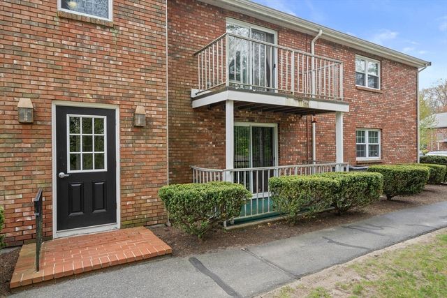 6 Kingswood Dr 11, Abington, MA 02351